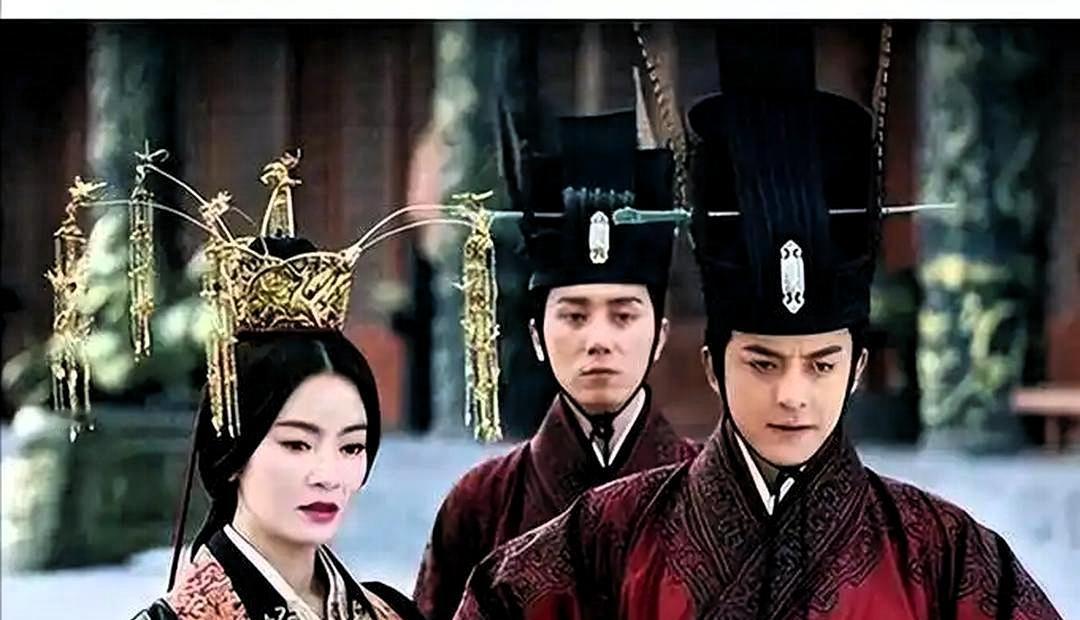 88年，汉章帝驾崩，31岁的窦皇后独守空房。葬礼上，她发现皇侄刘畅生得俊美儒雅，