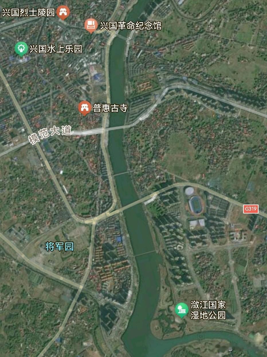 江西兴国县，那是个将军县，抗战时期全县23万人，将近10万人参战，共产生开国将军