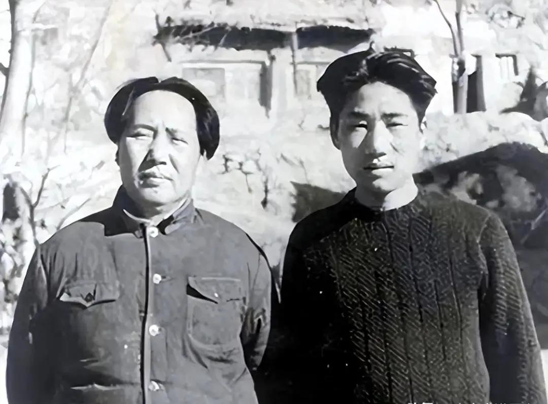 毛主席审阅毛岸英碑文，含泪说道：“碑文很好，可却有一点遗憾，要是能写上开慧的名字