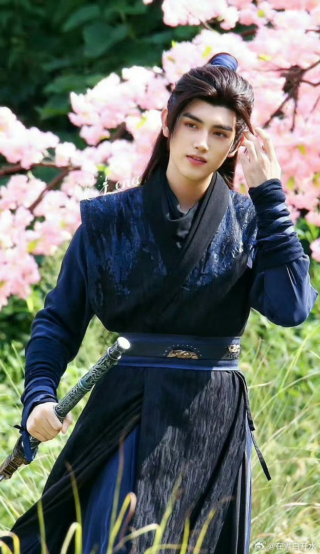 别戒断了陈飞宇又来了还没从上一个角色走出来，陈飞宇又带来了新角色，造型台词都很亮