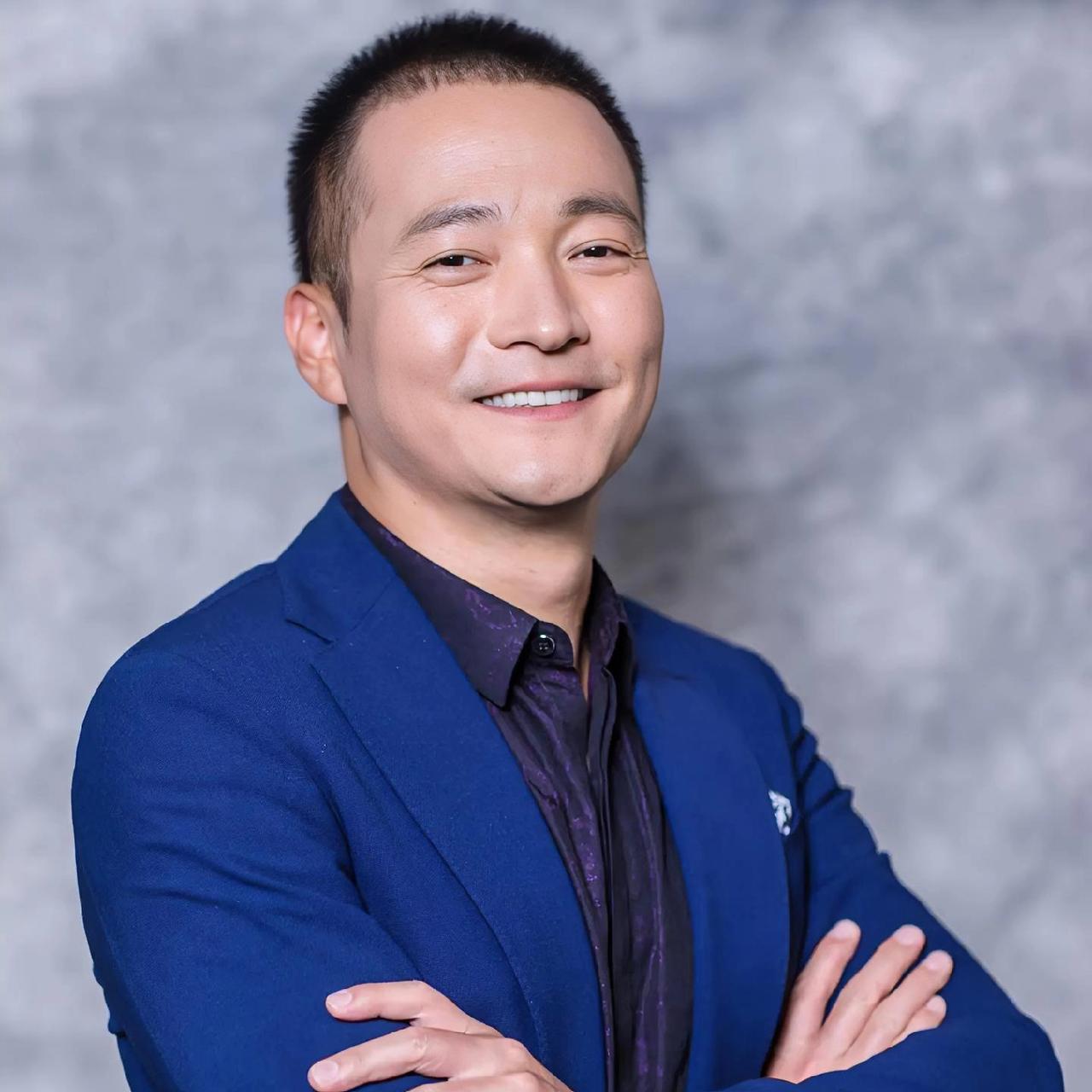 喻恩泰这次给所有演员提了个醒，
无论你演技多好，
有多少观众缘，都一定要当一个好