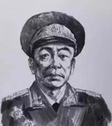 开国第一中将徐立清，曾主动辞去上将军衔，让衔、让位、让级，最终选择担任中将职务！