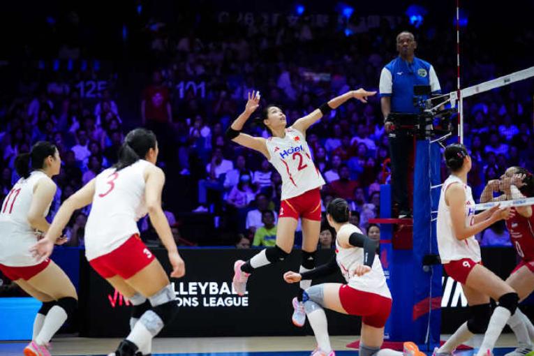 赢球不稀奇。可三局全打25-21，这就有点意思了。
今天南京站。
中国女排3-0