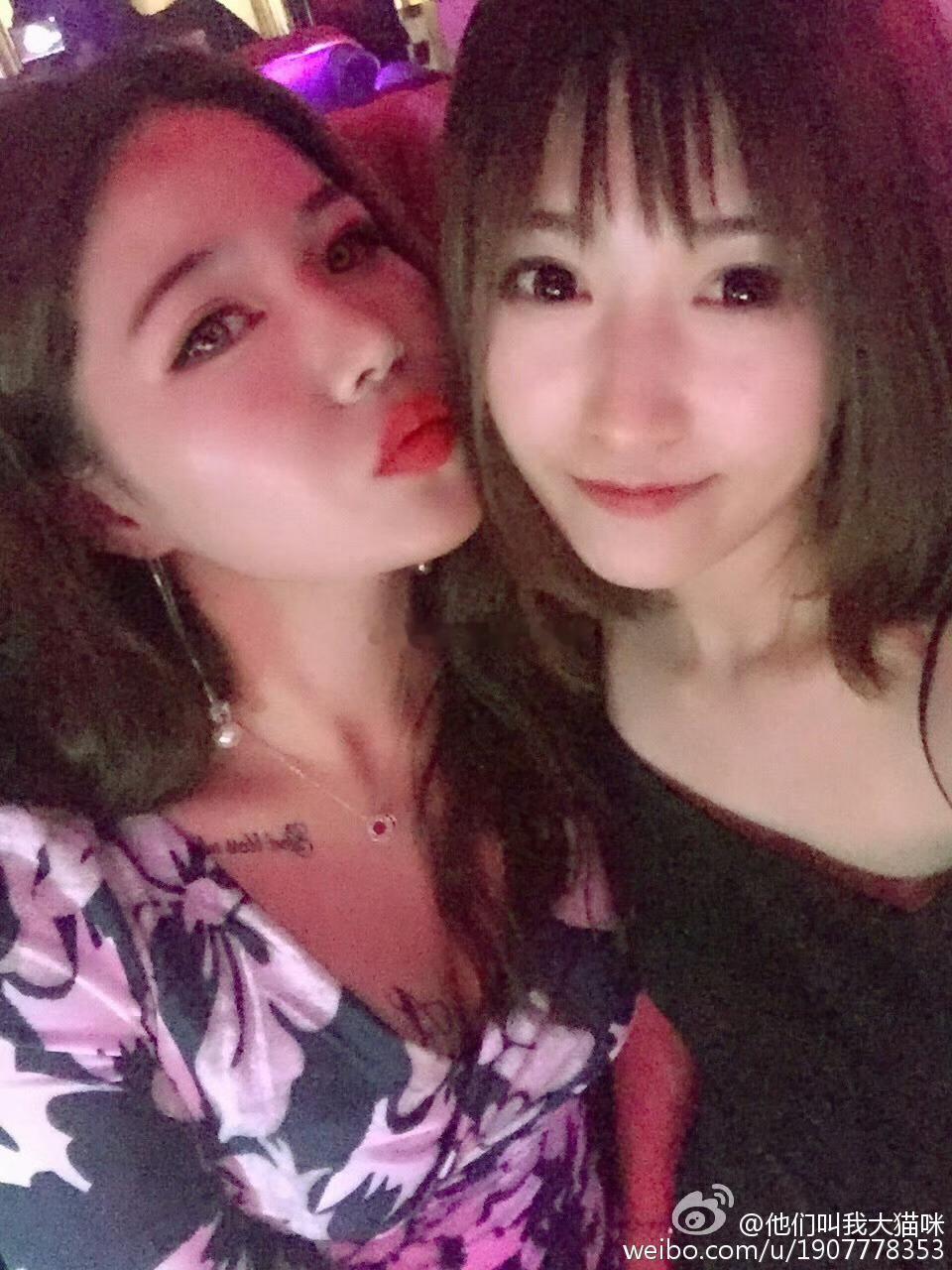 微博那年今日给我推送的2016年的今天 和你在三里屯吃火锅 哈哈 ​​​