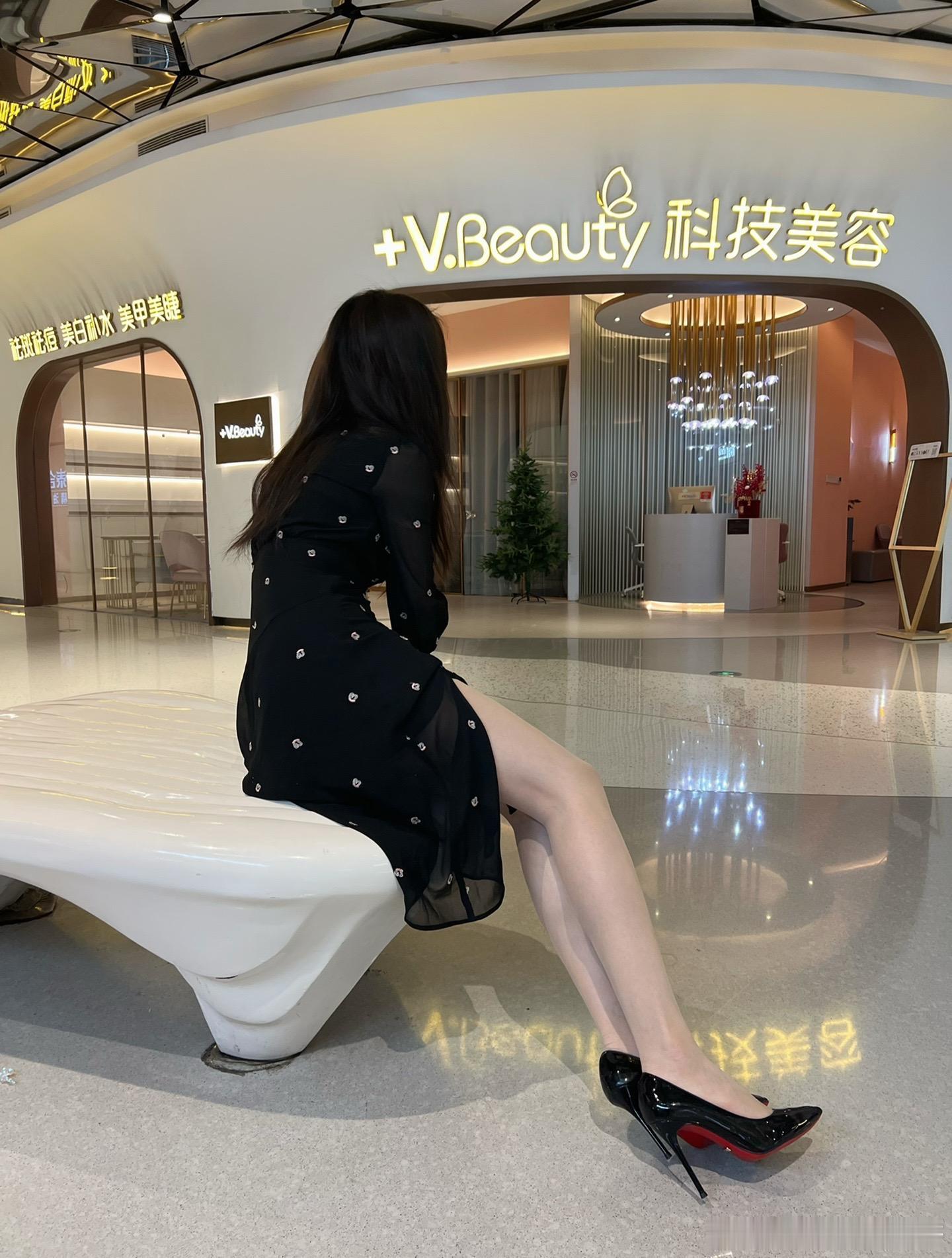 肉丝高跟，气质拿捏 ​​​