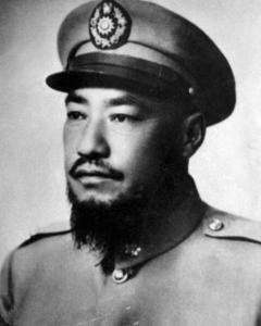 罪大恶极！1958年，青海“土皇帝”马步芳给亲侄女下了药，扒光衣服她的衣服，直接