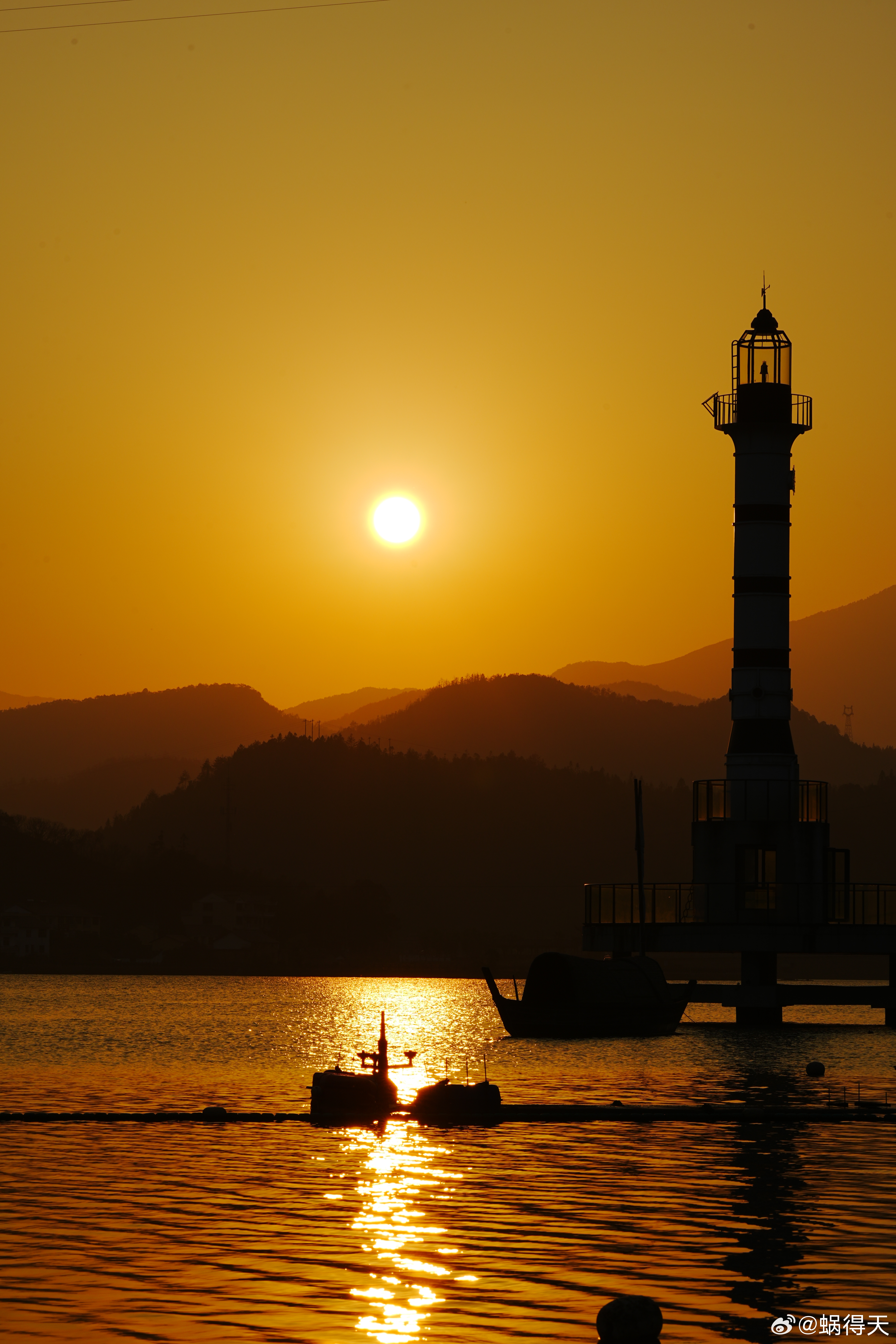 顺光和逆光的区别，往前走一步和往后退一步的变局。出片事务所 蜗的摄影日记