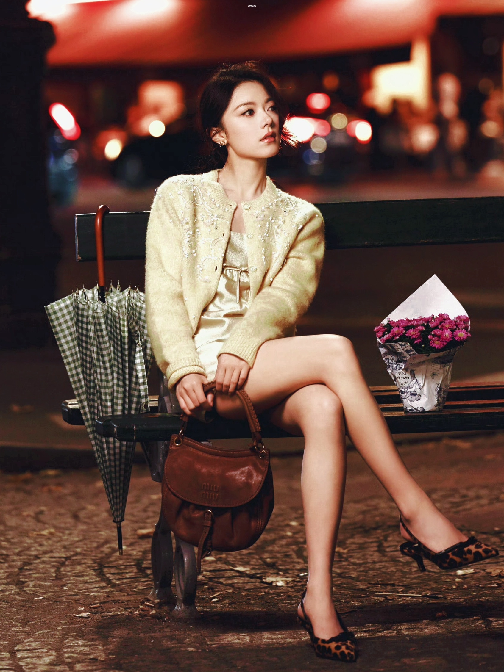 成熟的都市丽人[爱慕]李沁赵今麦刘冲聚餐 ·miumiu大秀 ​​​
