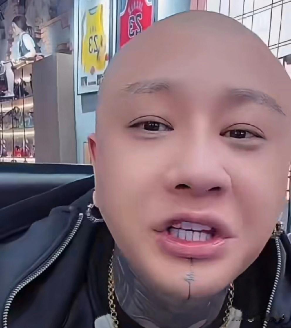 d音、ks封禁大批主播，方丈停播因祸得福。

         方丈自嘲总与粉丝