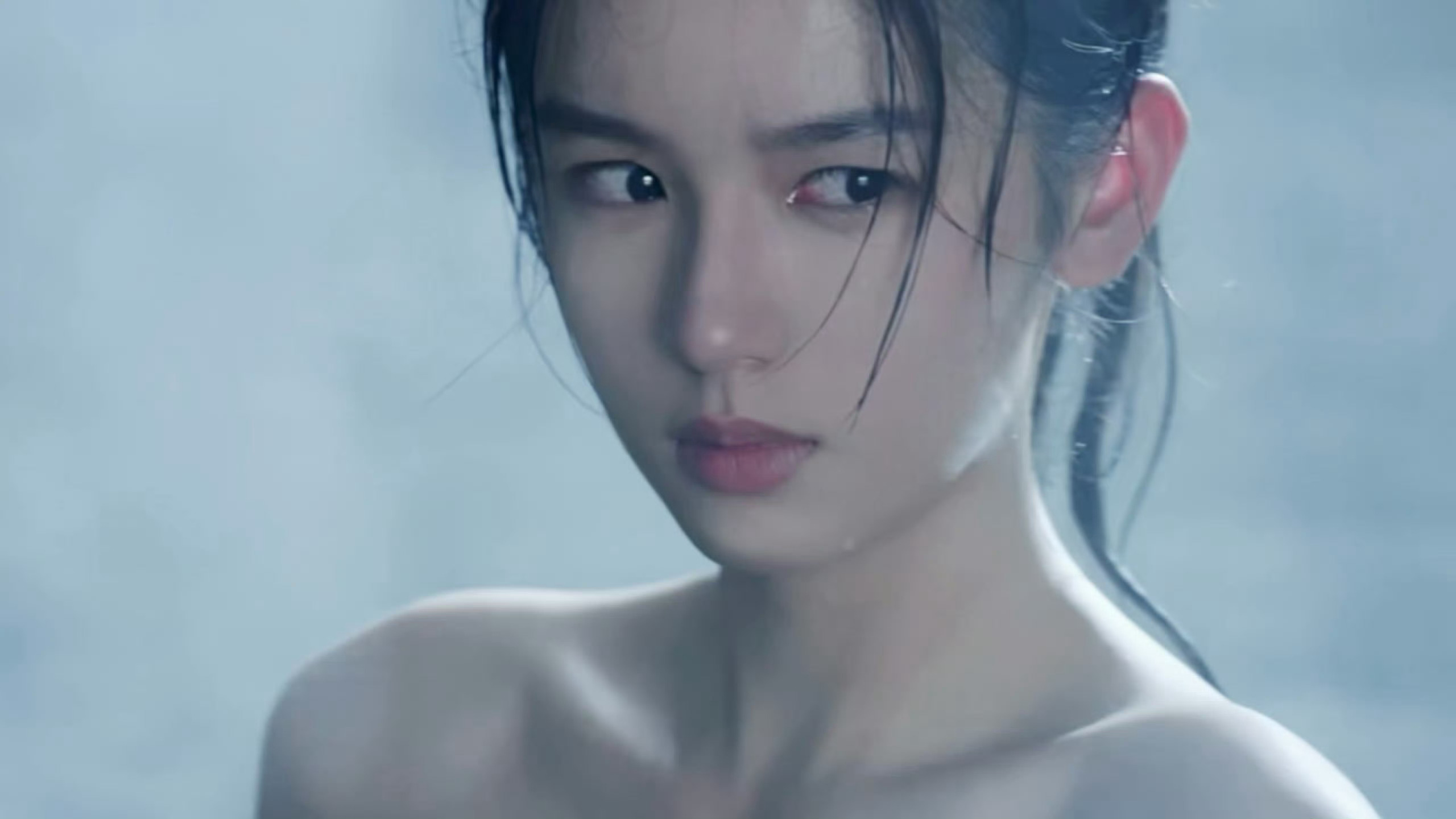 看了四集《锦月如歌》，平平无奇，魔改了很多，加了男主好多戏份，但cp磕不到啊，糖