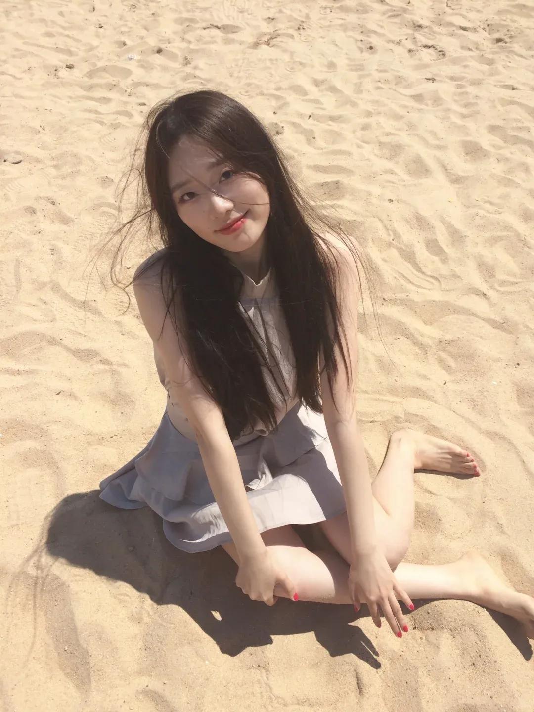 [万柿如意]
如果吻她一下会穷三年，但你愿意吗
[万柿如意]
负债者的黑色幽默