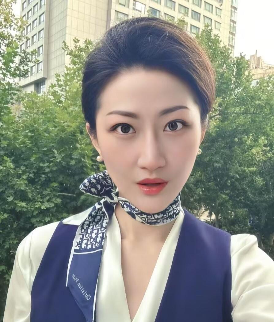 一秒说出我的工作
气质,身材,颜值,哪个更重要?