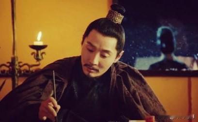 景泰元年八月，太上皇朱祁镇被瓦剌放了回来。朱祁钰虽然迫于大臣压力同意接人，却没有