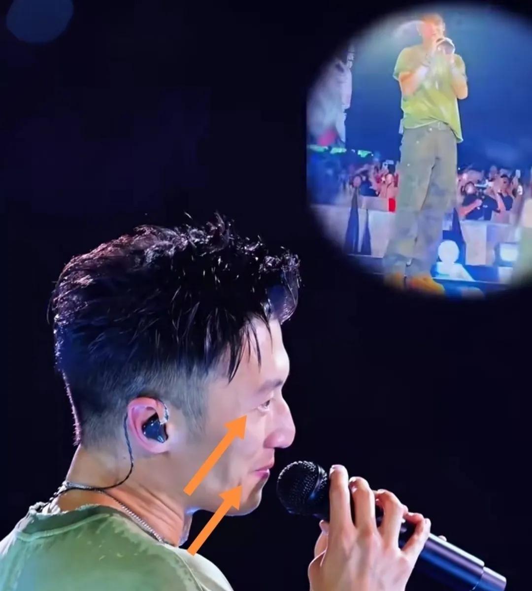 全国首次！谢霆锋郑州演唱会正唱时，观众递上香烟，​谢霆锋绷不住笑了。