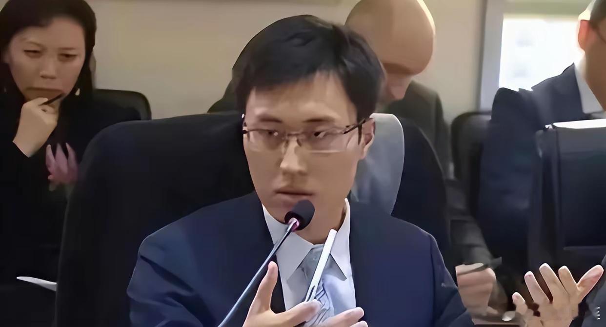 最讽刺的双标！别国打仗稳如泰山，中国统一就被吹崩？全网最荒谬的舆论双标，如今被一