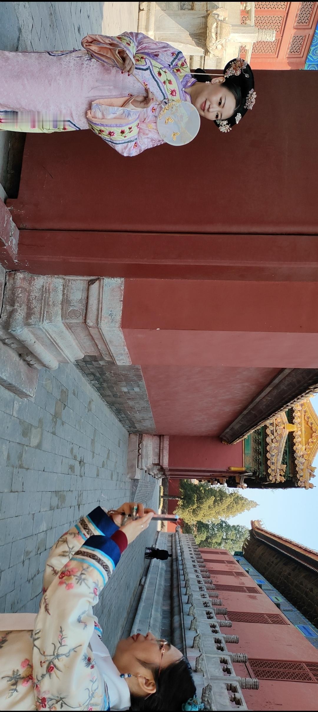 穿越时空的汉服美人，打卡故宫的古典之美