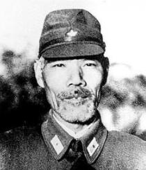 照片中的日军将领名为近藤新八，他形容枯槁，犹如恶鬼般的笑容
近藤新八出生于189