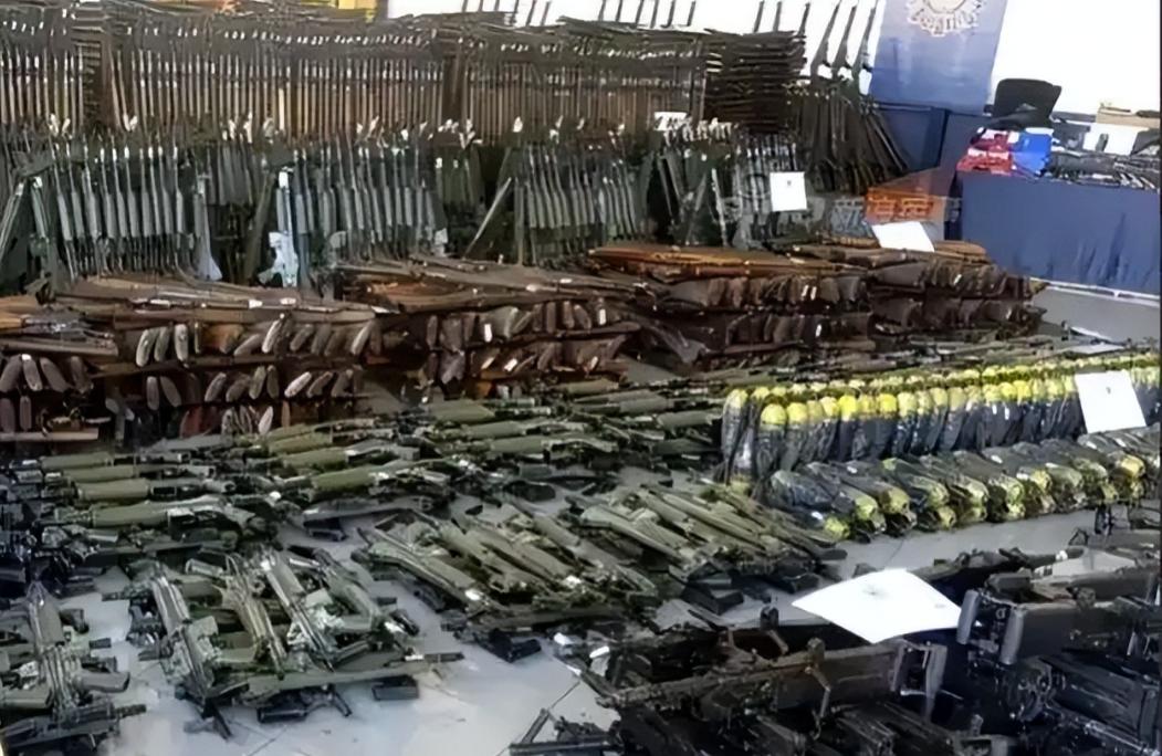 台独分子赖清德发布声明。

2 月 17 日，赖清德跑到台北市龙山寺参香，随后致