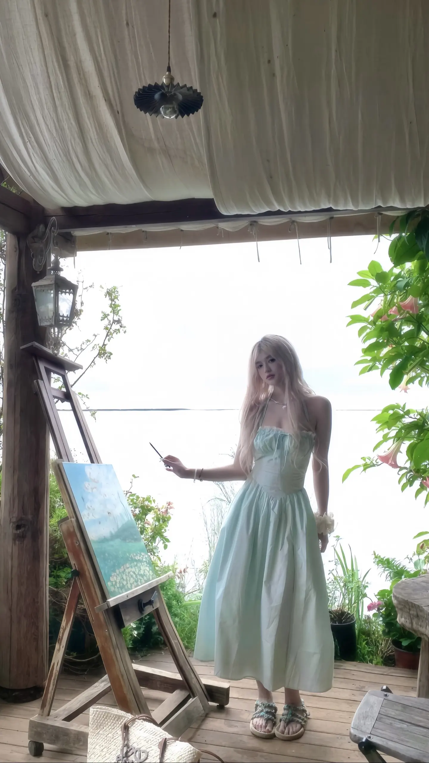 在重逢的街头 心跳比我先认出你。