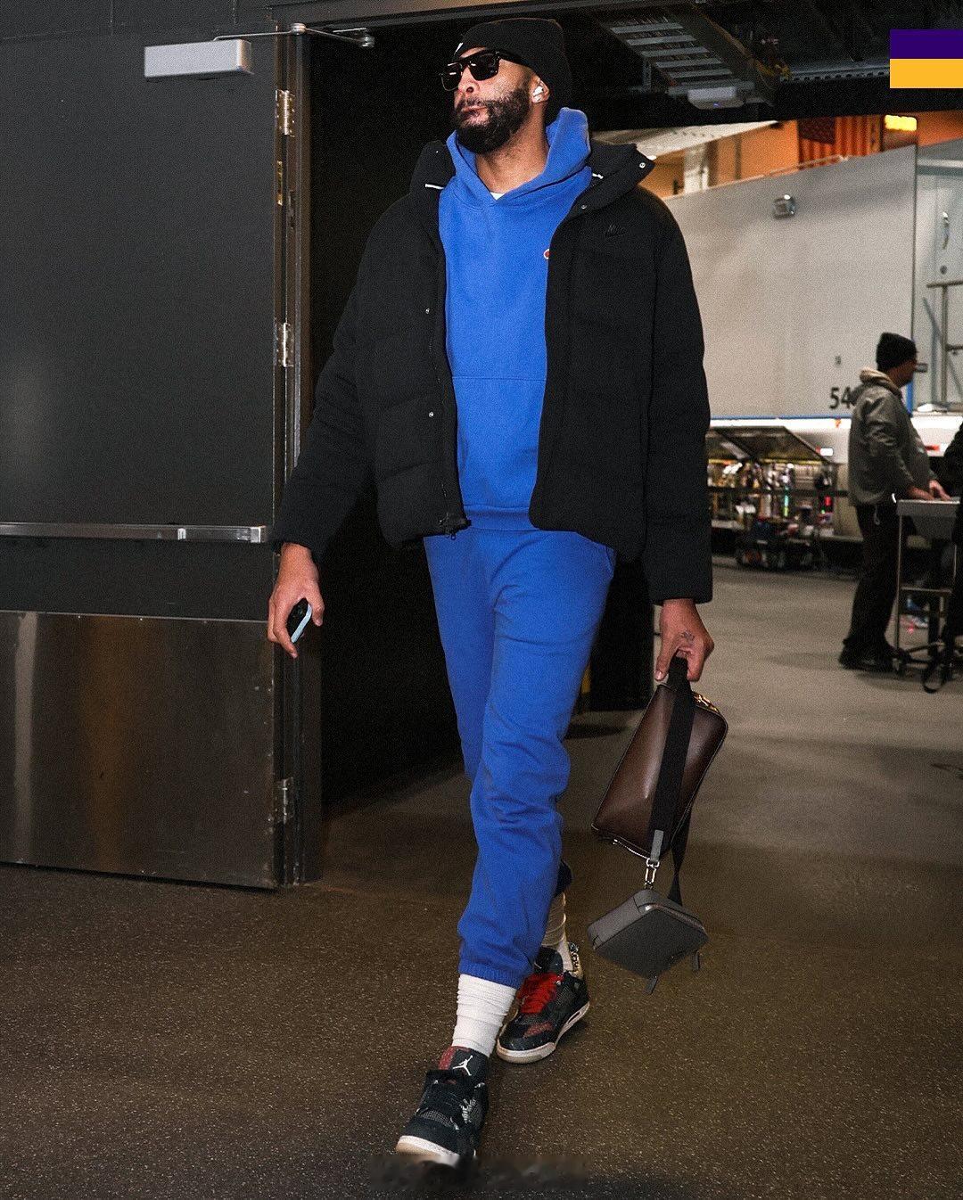 湖人已经抵达明尼苏达 