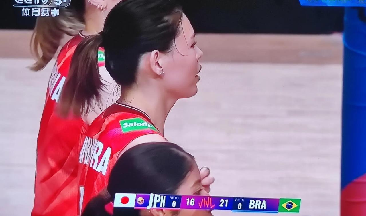 没想到日本女排今晚比赛被巴西女排牢牢的血脉压制！央视体育频道正在直播本场比赛中！