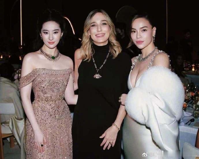 宝格丽越南公关回应刘亦菲裁掉胡玉荷刘亦菲不主动散播他人照片，但对于外界发布自己的