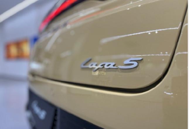 零跑最近推出的车都不是家用车了，想抢占年轻人群体了？这部lafa5颜值看起来还不