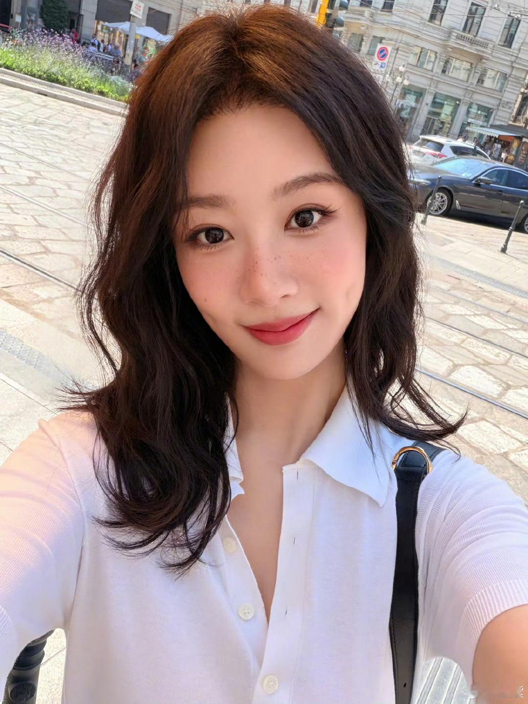 杨紫杨紫李祯yz杨紫家业沐浴着和煦的阳光，遇见纤尘不染的你