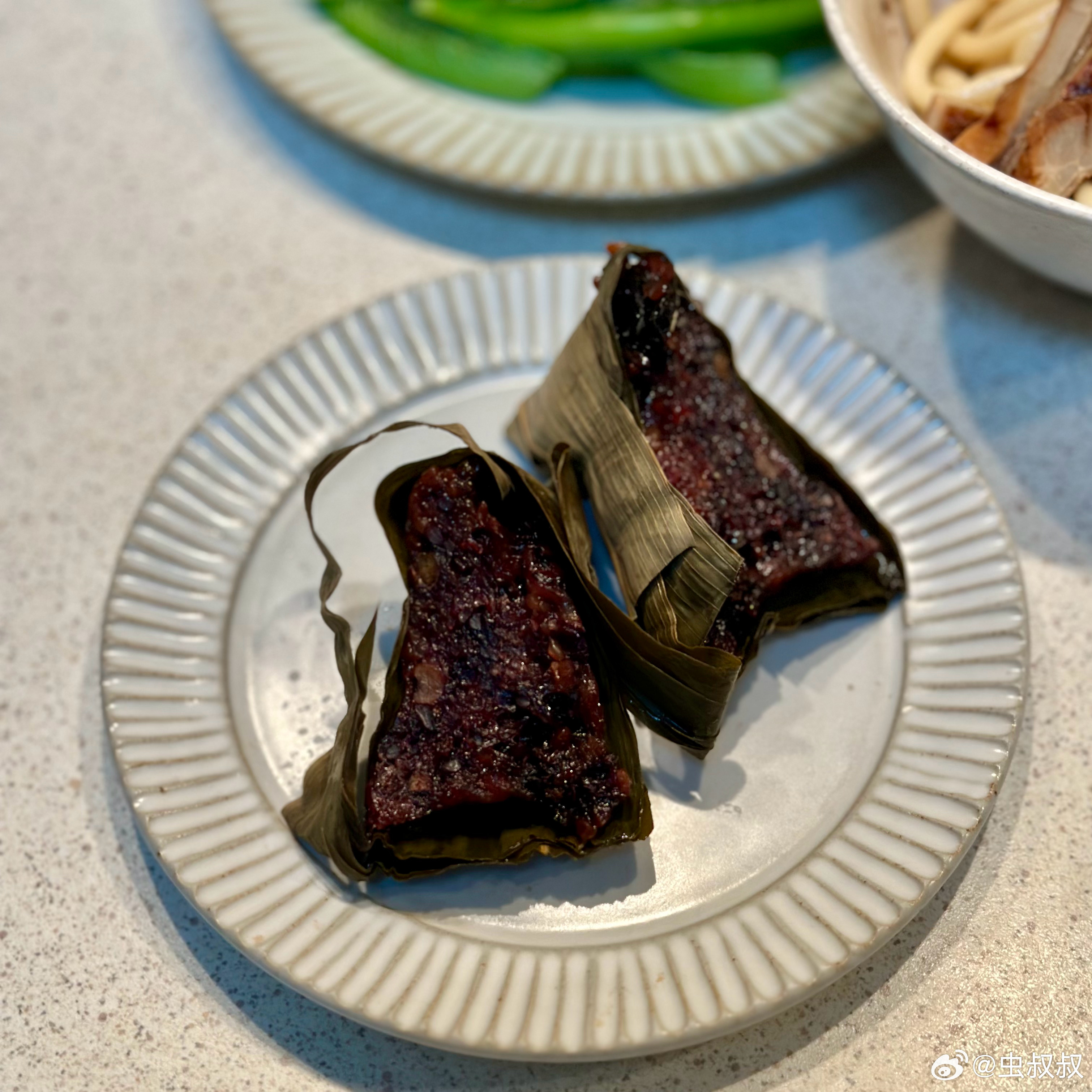 晚餐。牛腱子汤粉，牛肚拌乌冬面，粉和面都是半份，合计200克。合大约50克碳水。