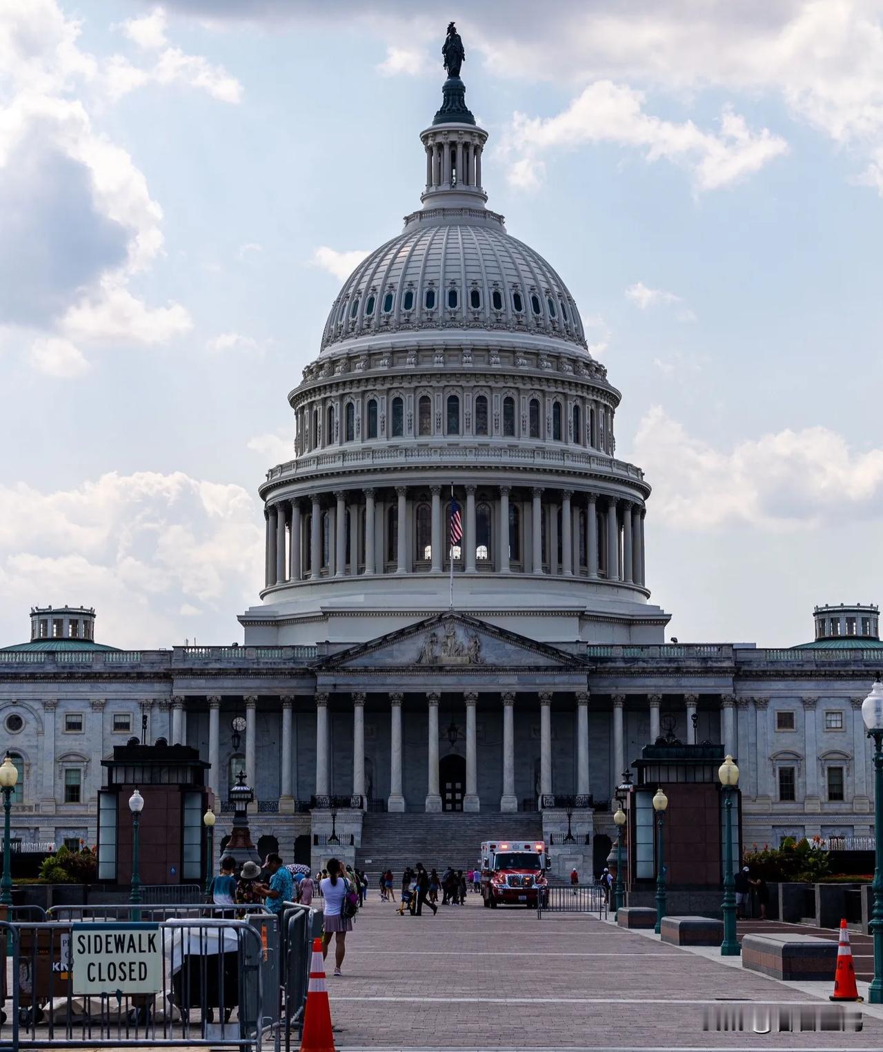 如何用一句话来评价美国这个国家
在国际舞台上，若要用一句话来评价美国这个国家，那
