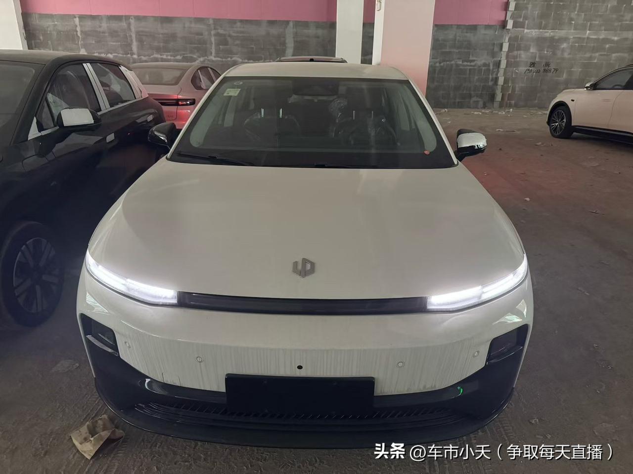 很多家用车新能源品牌，在起步的时候几乎都会涉及网约车，比亚迪、埃安、零跑都是这样