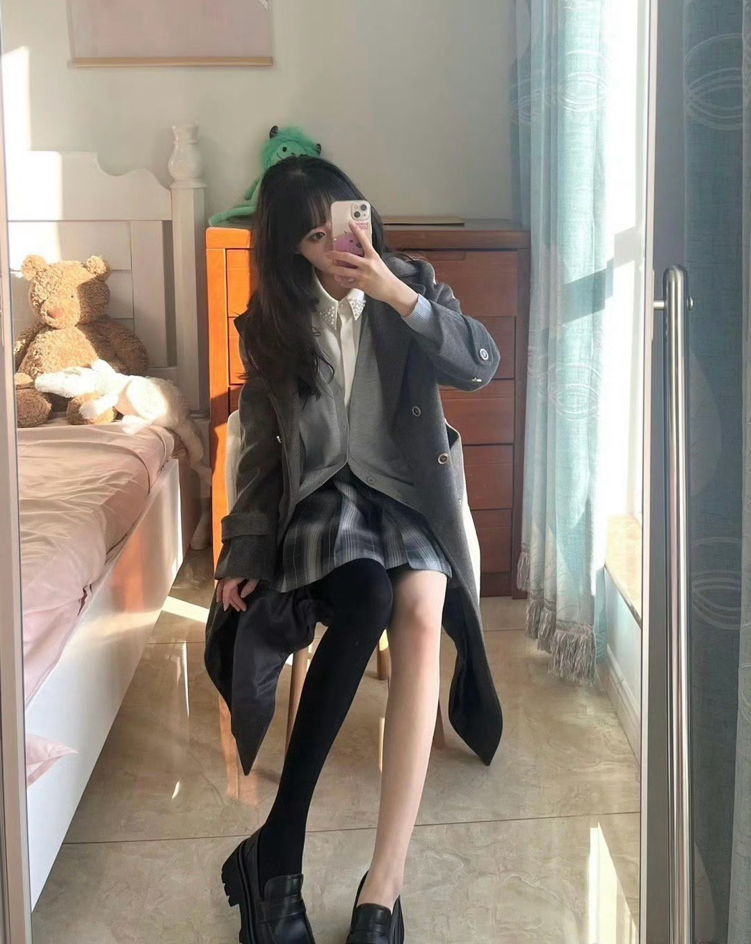 好纠结啊，到底是穿袜子好看还是不穿啊😫    成都·东郊记忆