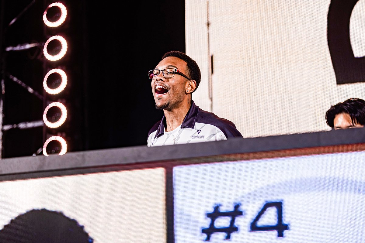 PUBG赛事官方社媒更新：看看我们越飞越高！