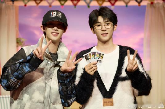 马嘉祺丁程鑫生日拍照手势马嘉祺丁程鑫专属庆生方式马嘉祺丁程鑫生日拍照手势，专属庆