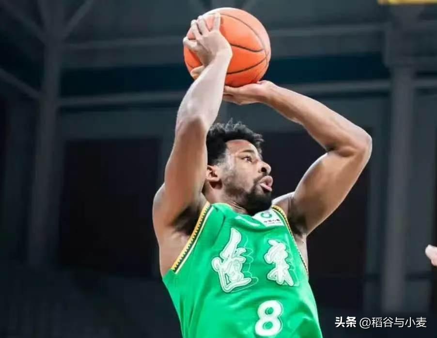 布罗金顿不是状态最差的，不是水平最差的，更不是年龄最大的，结果被裁的还是他。下赛