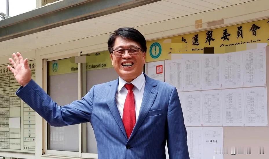 游盈隆张贴选举公告 县市长选举8月31日起受理登记

台选会主委游盈隆今天（20