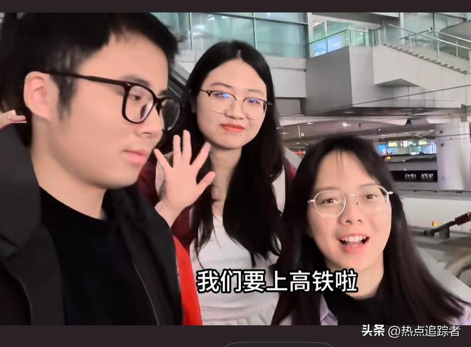 今天，唐尚珺更新了一则视频。在视频中，唐尚珺透露，他那里的商务部联系了他们团队，