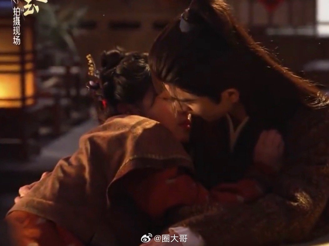 张凌赫田曦薇分不清戏里戏外了哈哈哈哈哈就是说张凌赫、田曦薇主演的电视剧《逐玉》又