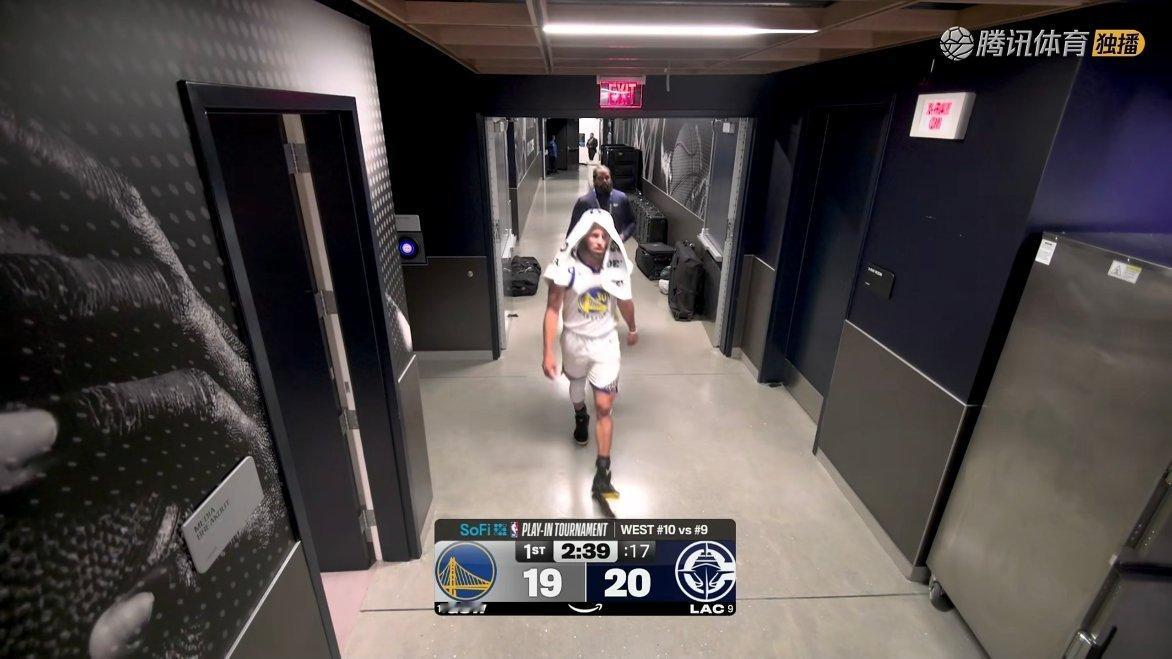 库里返回更衣室勇士vs快船