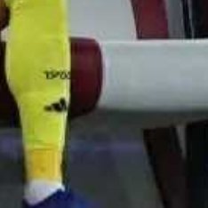 C罗显露不满：被提前换下后表情凝重，但赛后重拾笑容利雅得胜利