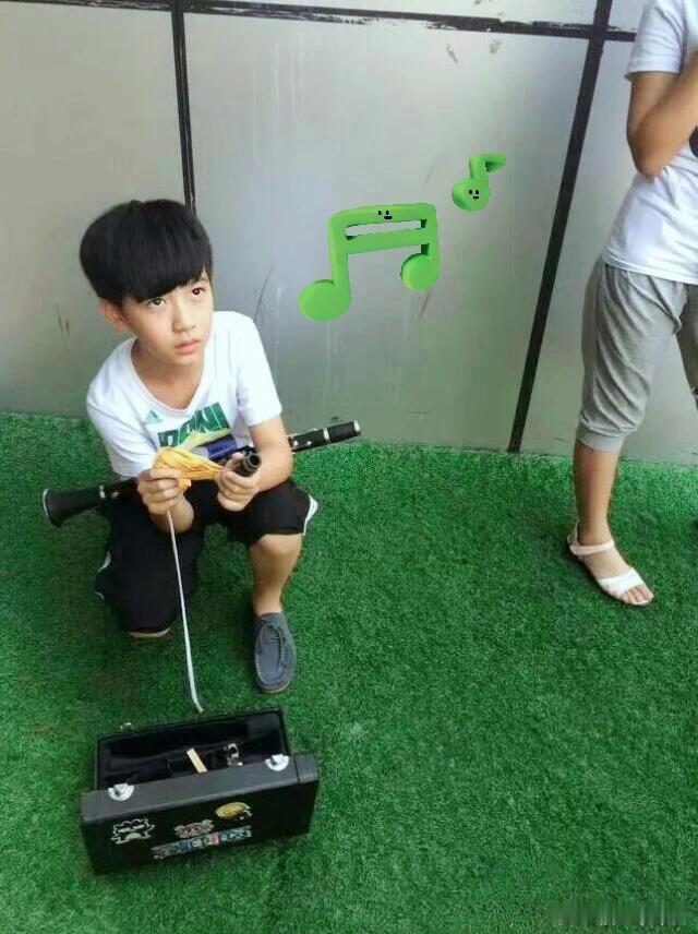 在成都川渝交流会上的贺峻霖这个应该就是贺峻霖说的，在2015年7月13日那天在成