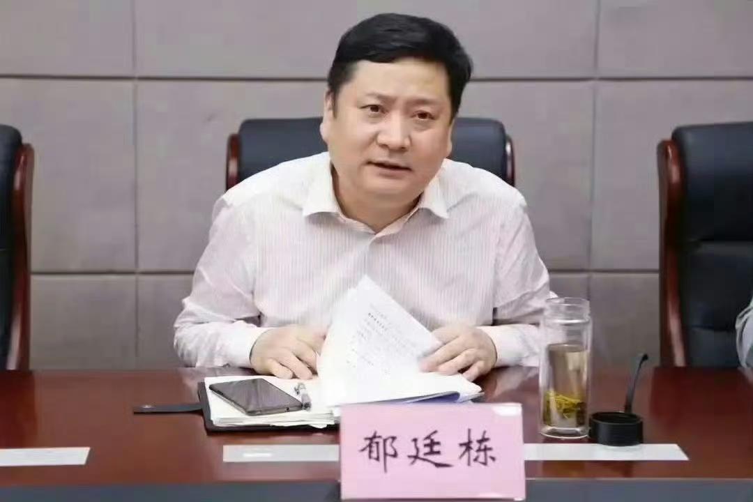 大家都应该记住这三个人面兽心，道德沦丧的嘴脸，利用职权强迫一个单亲家庭的女孩参加