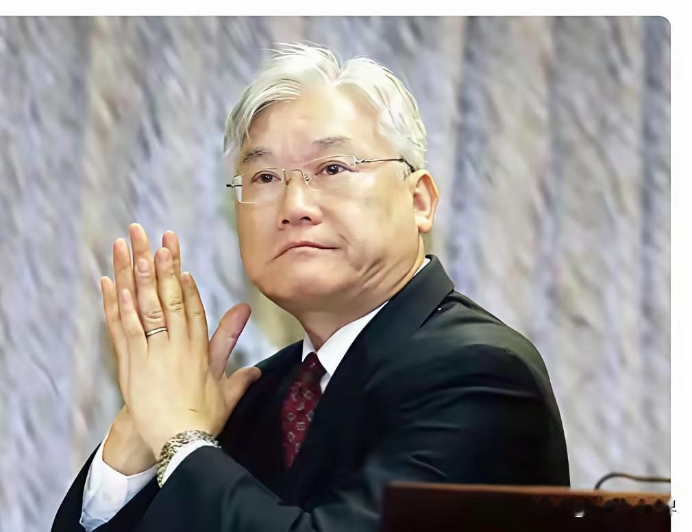 拒交兵权外交权？一番话撕开国民党暗藏多年的算计
 
拒交兵权？国民党这算盘打得太