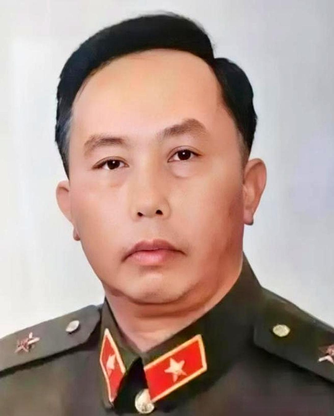 何其宗：从热血战士到功勋中将，56岁主动归隐守初心
 
何其宗，是对越自卫反击战