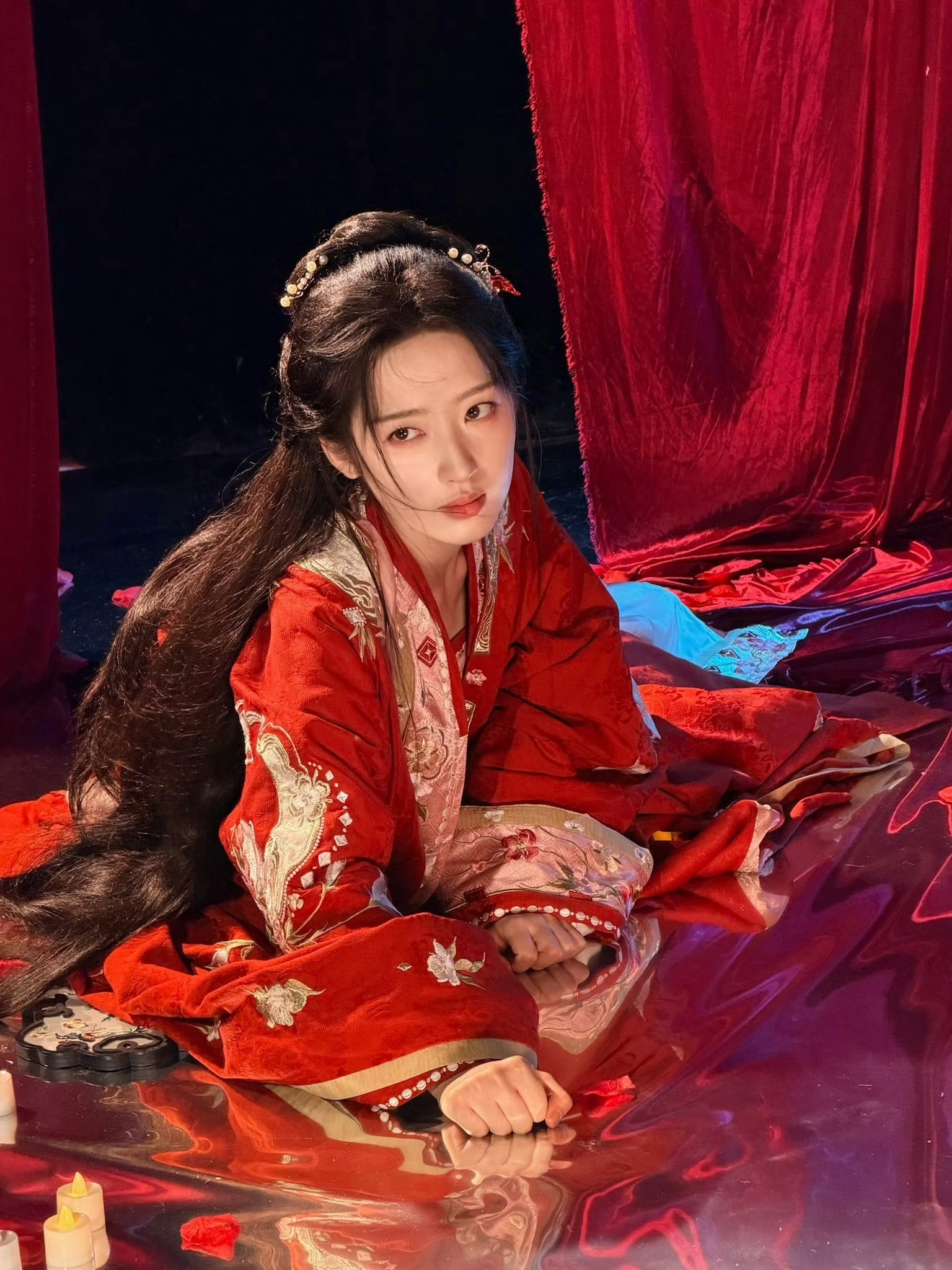 邓恩熙与晋江女主的适配度邓恩熙我偏要走向天地辽阔OMG邓恩熙这组红衣杀疯！“庭院