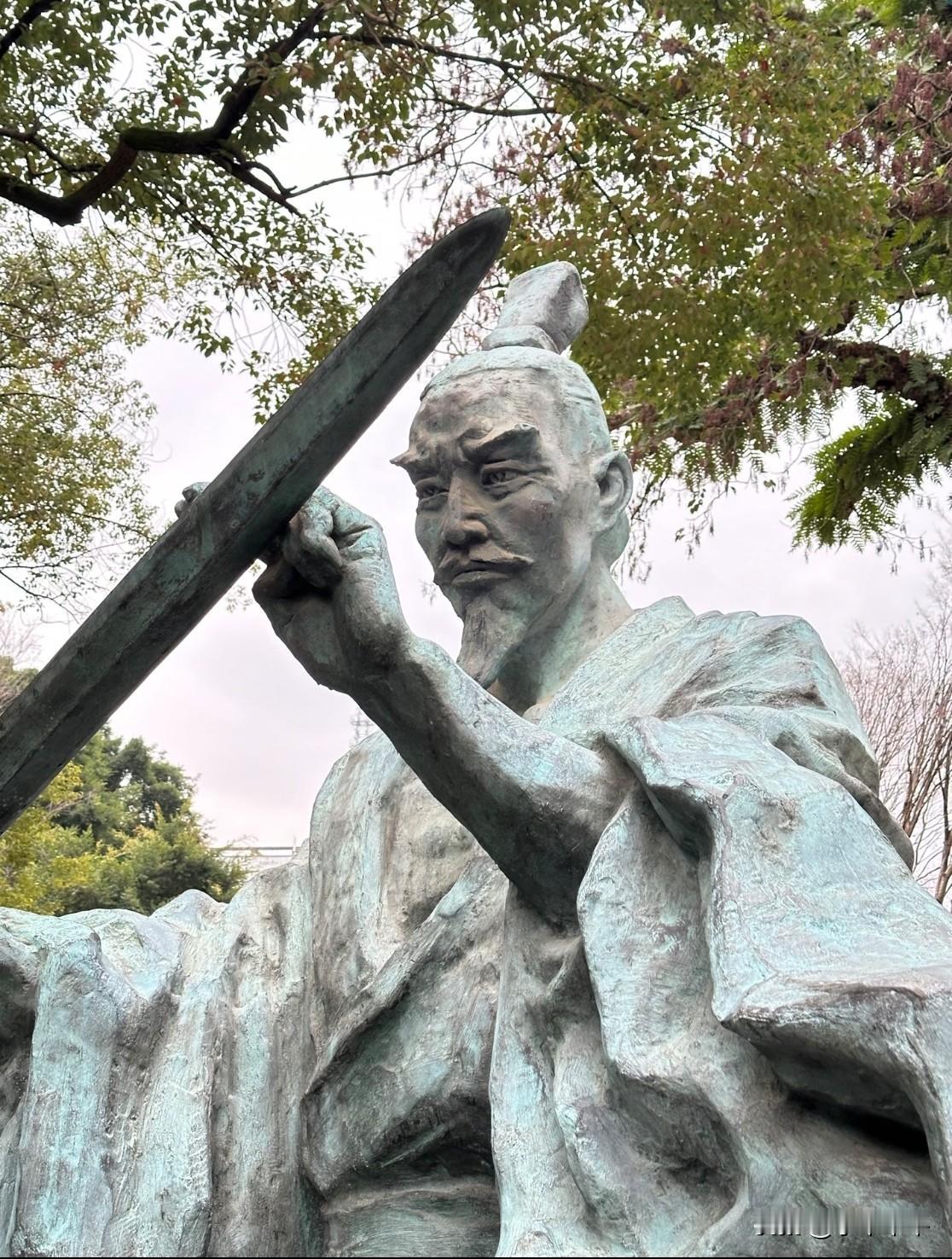 名字就叫“夫人”，而且非常有名的男生！
这个徐夫人，姓徐名夫人，乃堂堂男子汉。