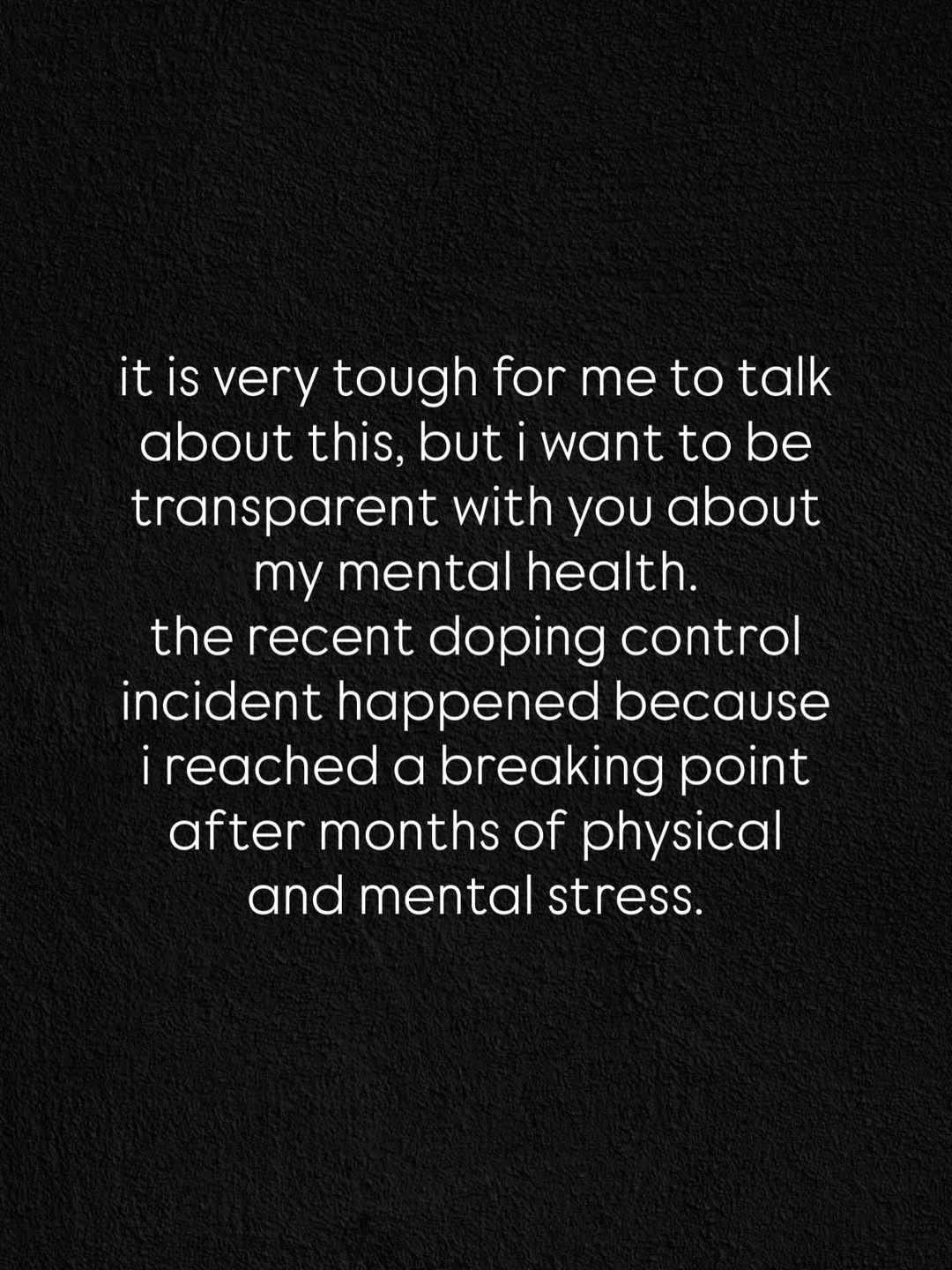 万卓索娃今晚发文，透露自己近期遇到了兴奋剂检查事件背景：2025年12月，一名反