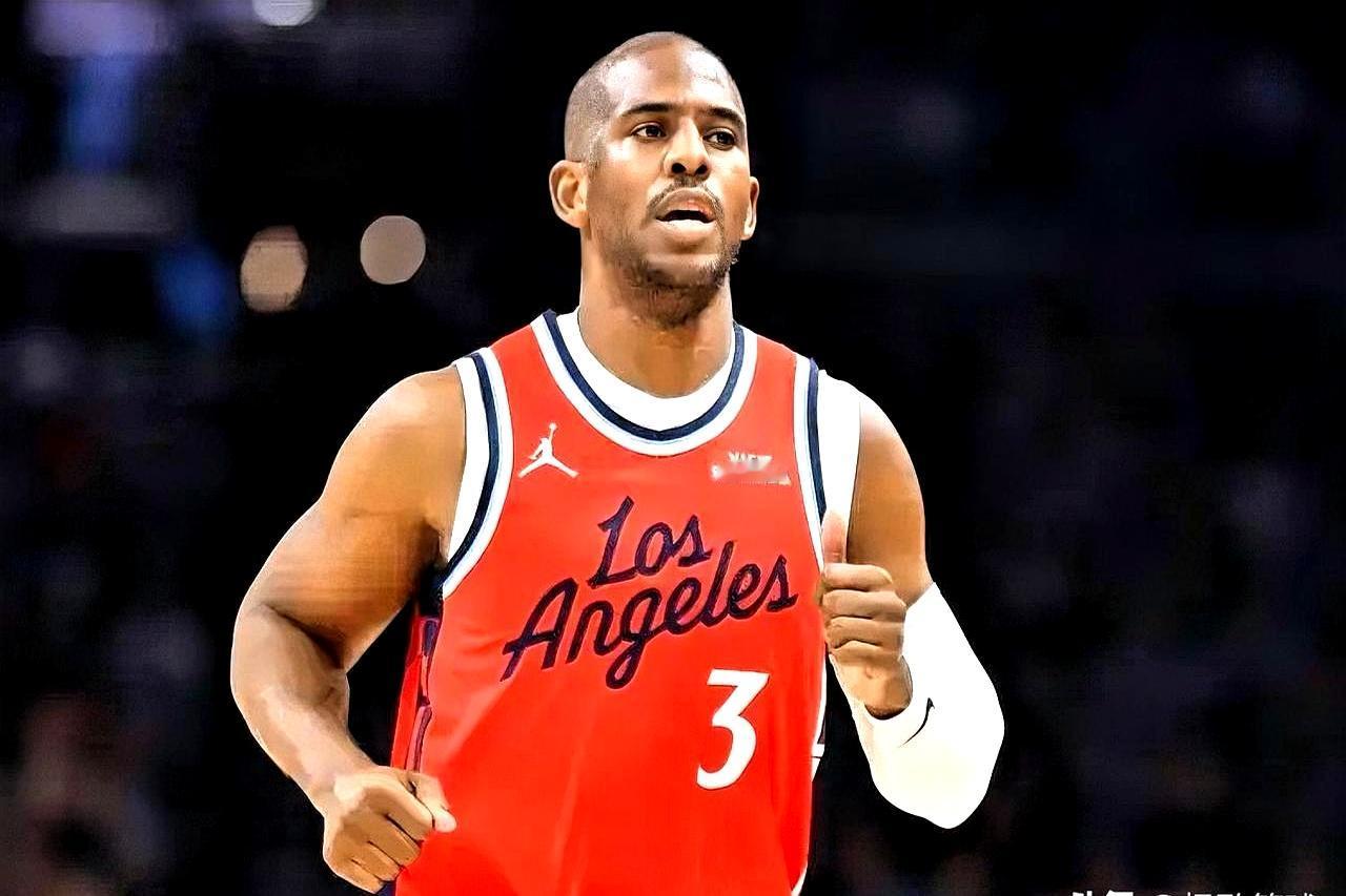 快船老将保罗终于宣布退役了！本赛季他数据跌到生涯最低，还常被教练按在板凳上，快船