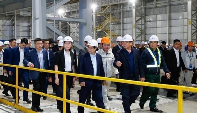 越南突然向中国提出要借钱修铁路？这可不是小数目，整整83亿美元！更有意思的是，这