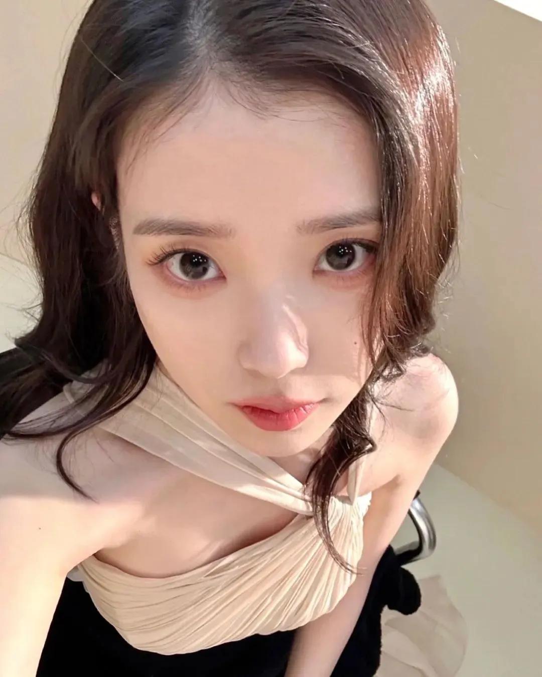 国民妹妹→世界Diva！
音源女王+演技妖精！IU：韩流史上唯一横扫Billbo